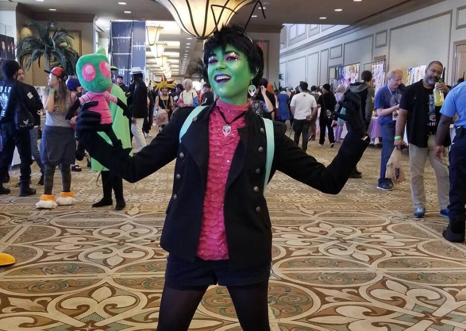 乐鱼leyu-黄维德江城举办千人歌会 民警现场维持秩序(图4) 乐鱼leyu赛事平台